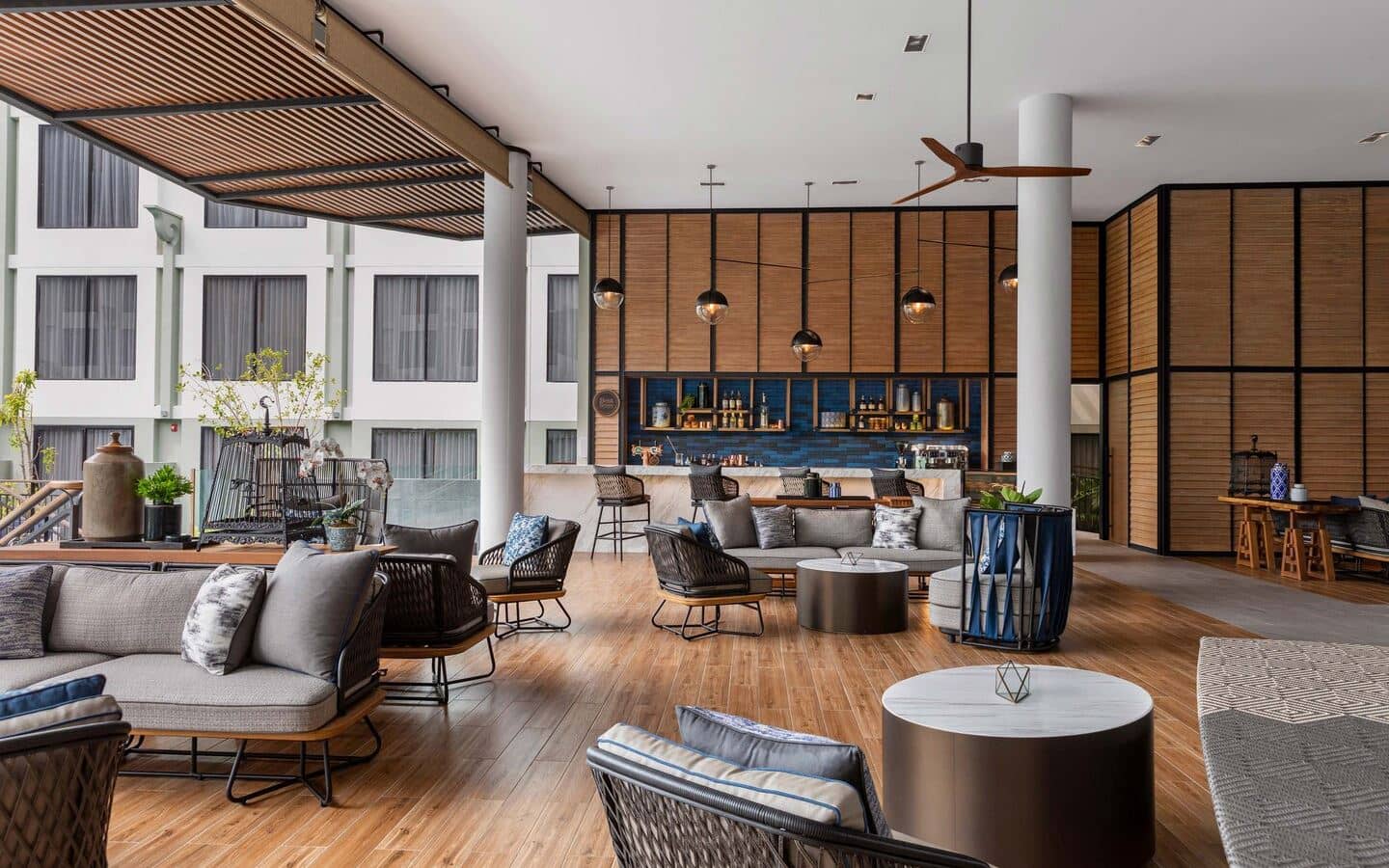 bars-lobbys-bar