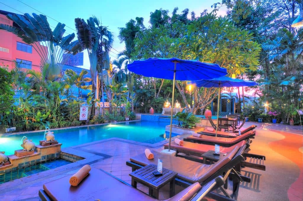 pools-outdoor-pool