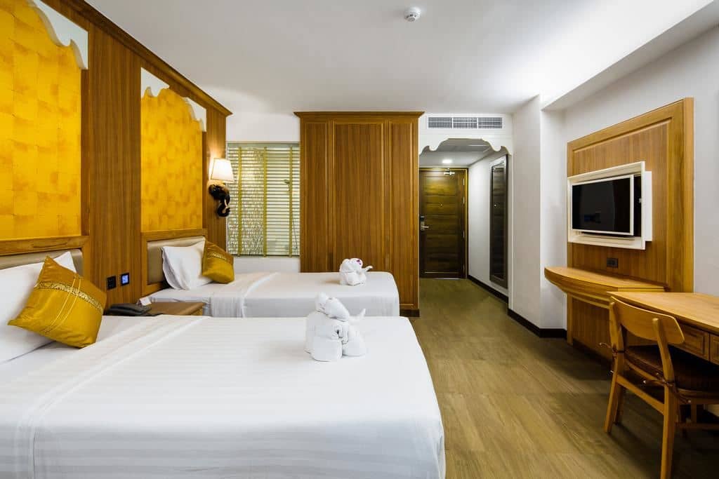 rooms-deluxe-room
