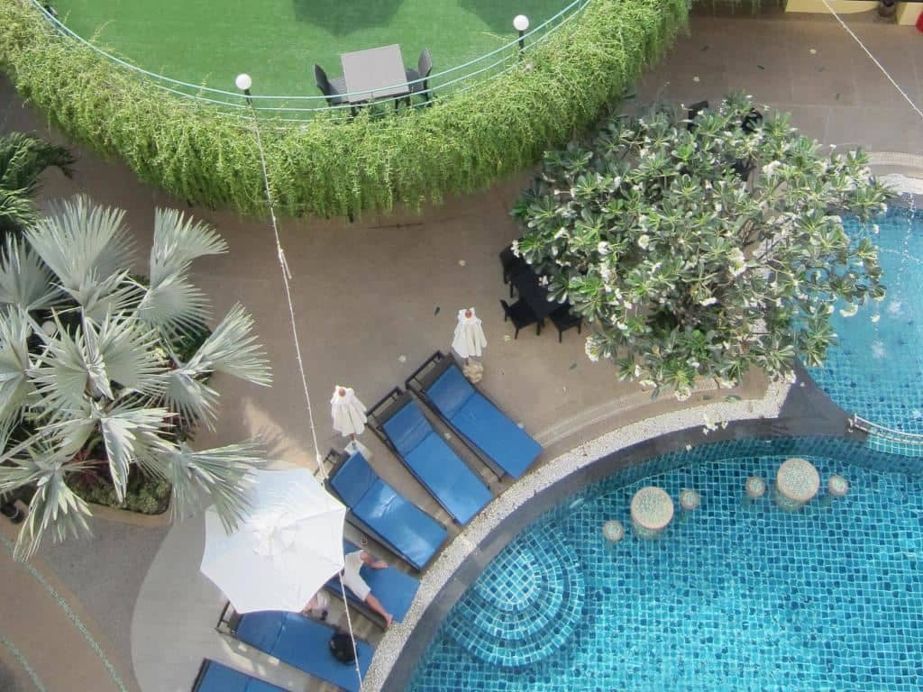 pools-outdoor-pool