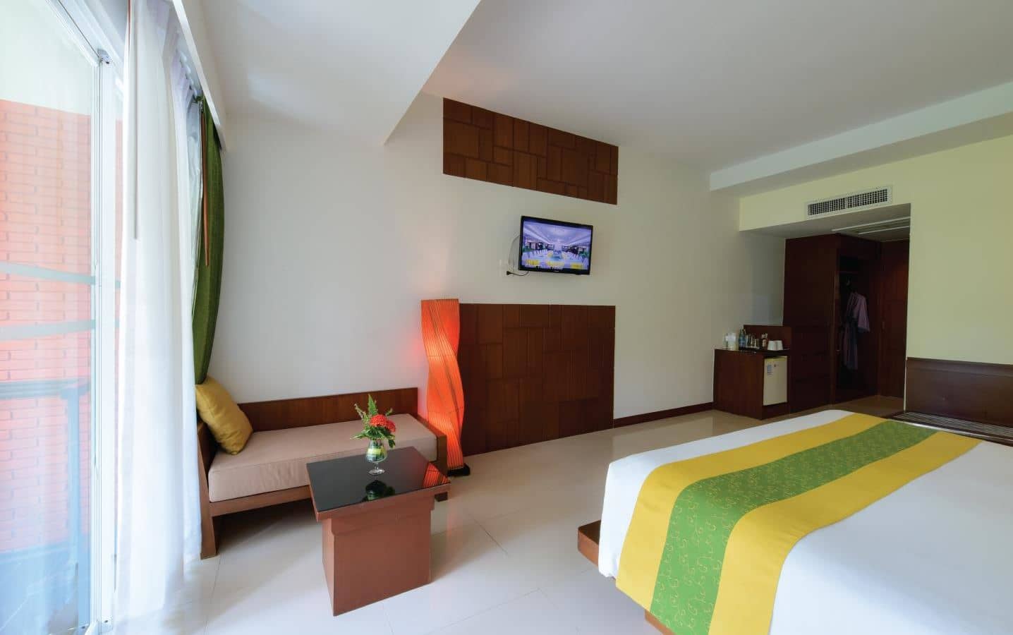 rooms-deluxe-room