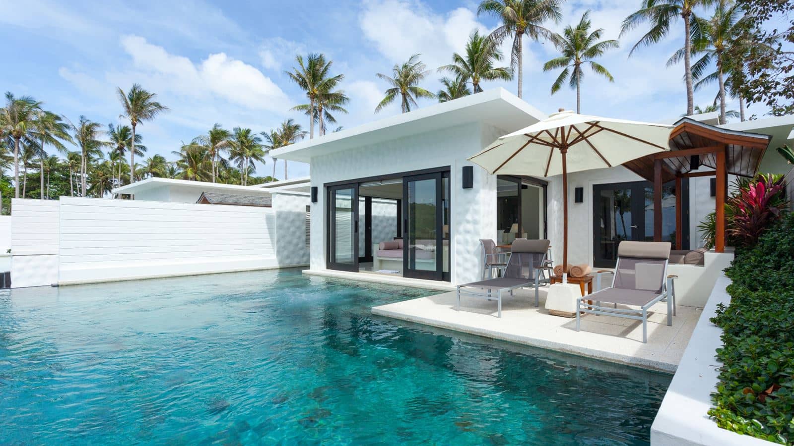 rooms-2-bedroom-grand-pool-suite