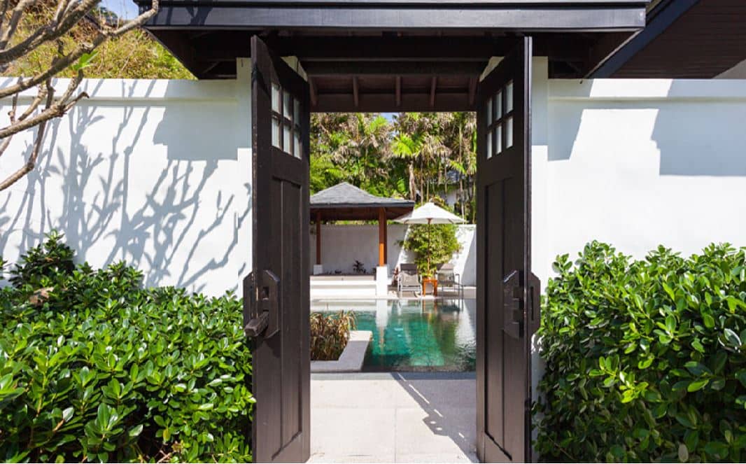 rooms-grand-deluxe-pool-villa-beachfront