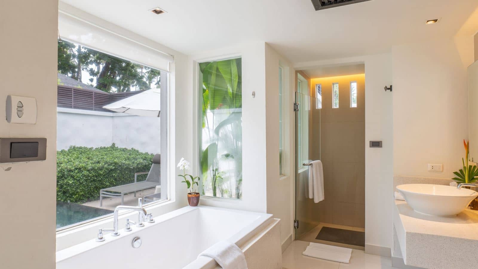 rooms-grand-deluxe-pool-villa-with-partial