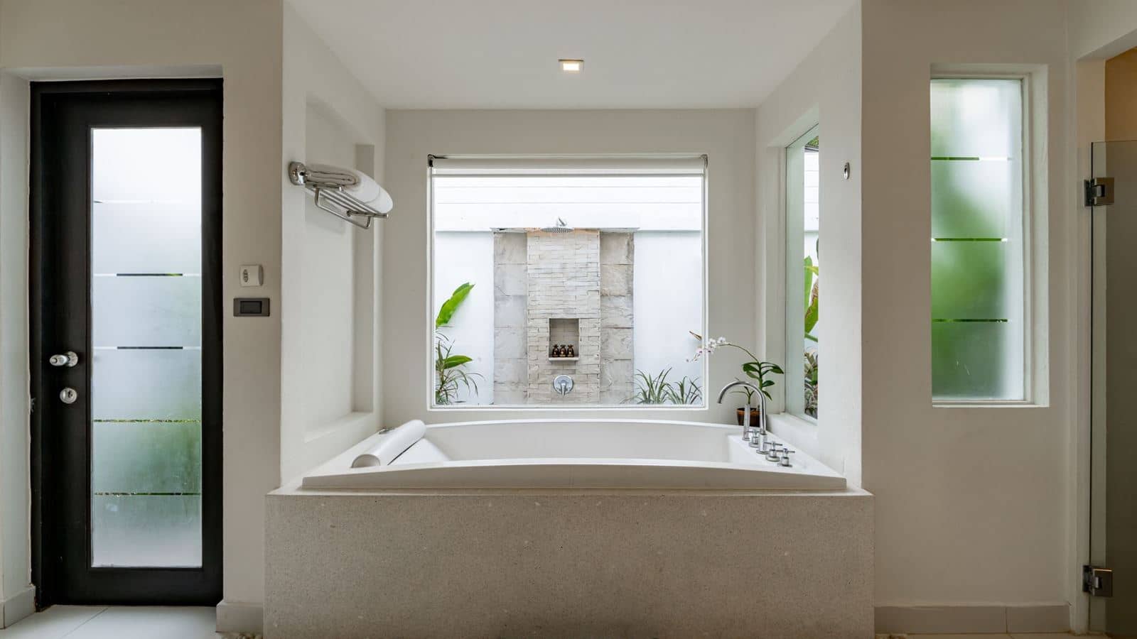 rooms-grand-deluxe-premium-pool-villa-with-seaview