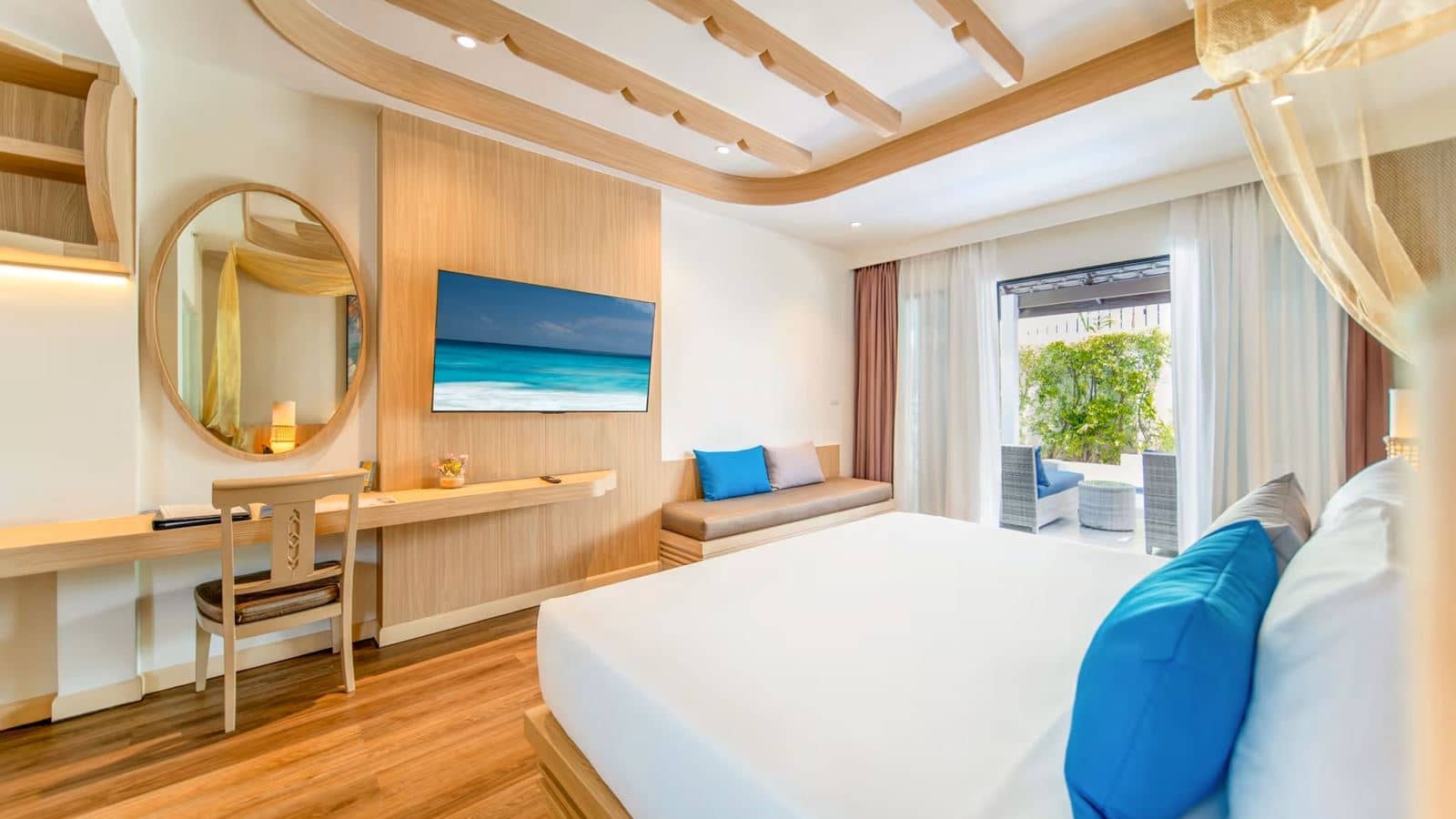 rooms-pool-access-signature