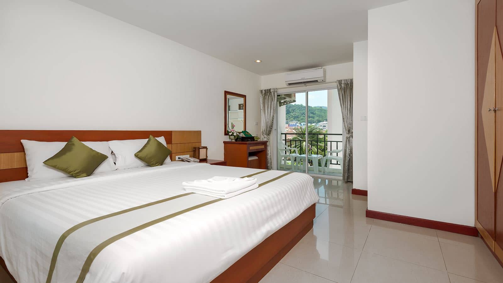 rooms-standard-room