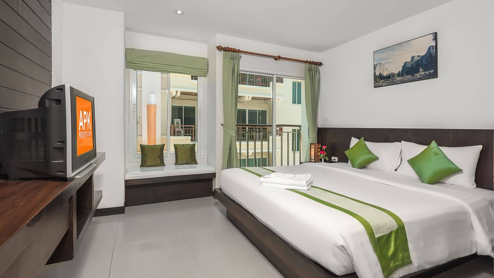 rooms-superior-room