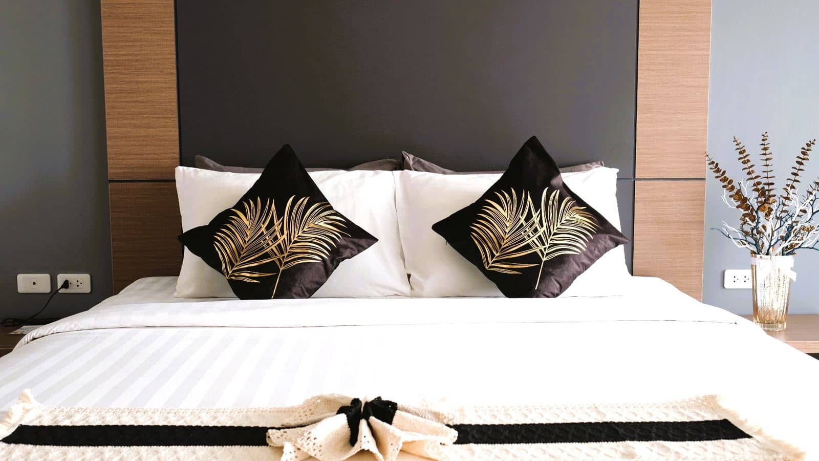 rooms-deluxe-room