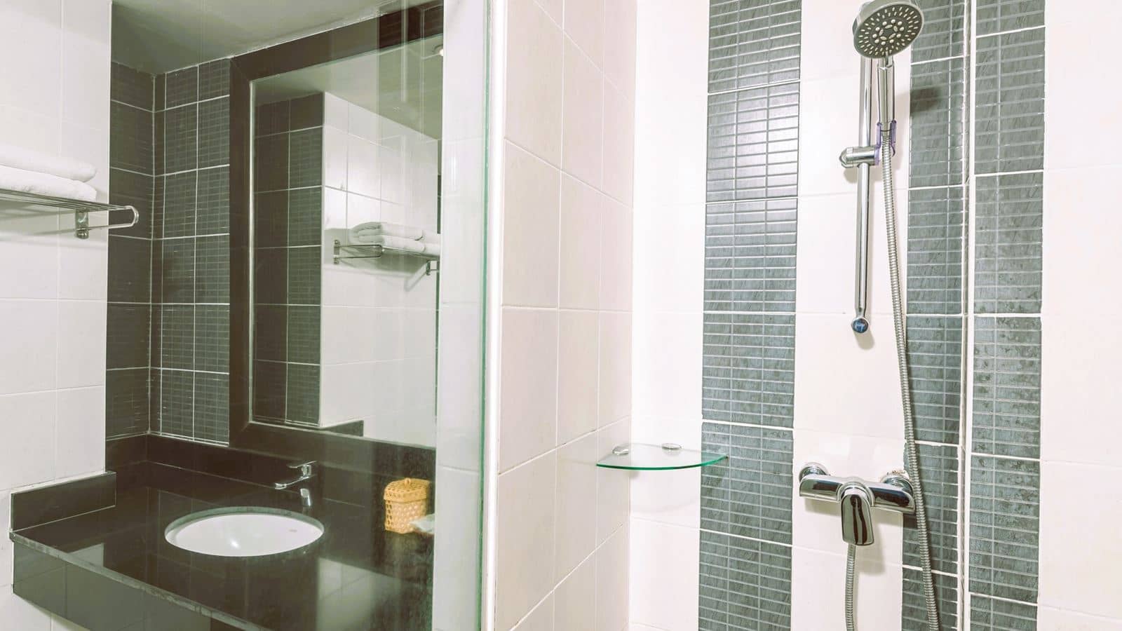 rooms-deluxe-room