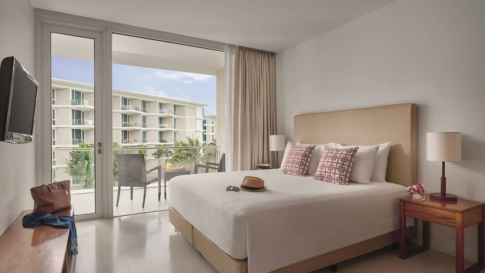 rooms-deluxe-room