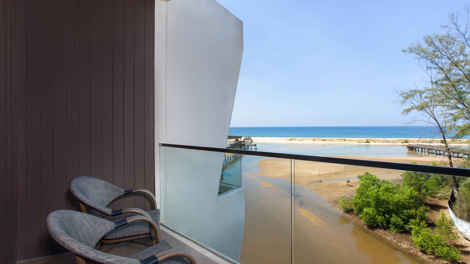 rooms-deluxe-seaview