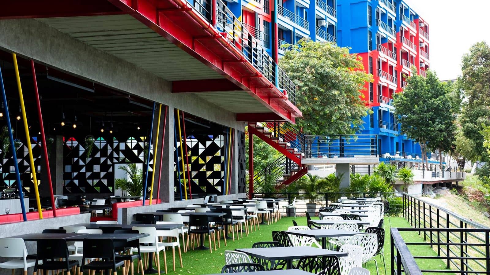 restaurants-play-ground