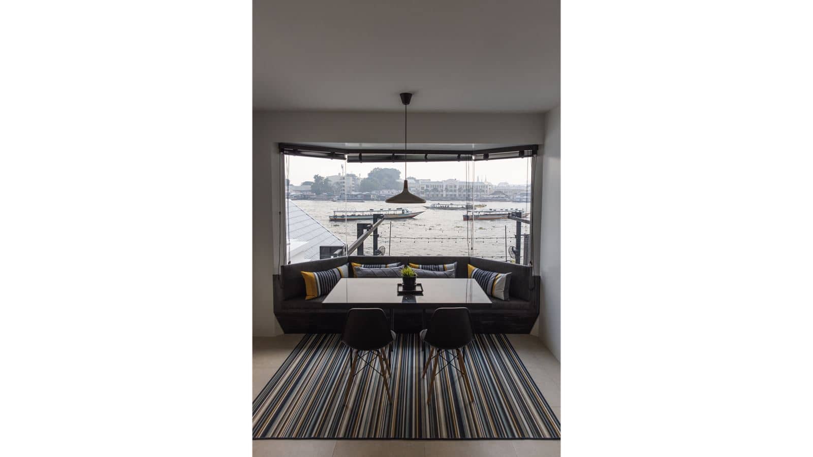 rooms-lilit-riverfront-suite-b
