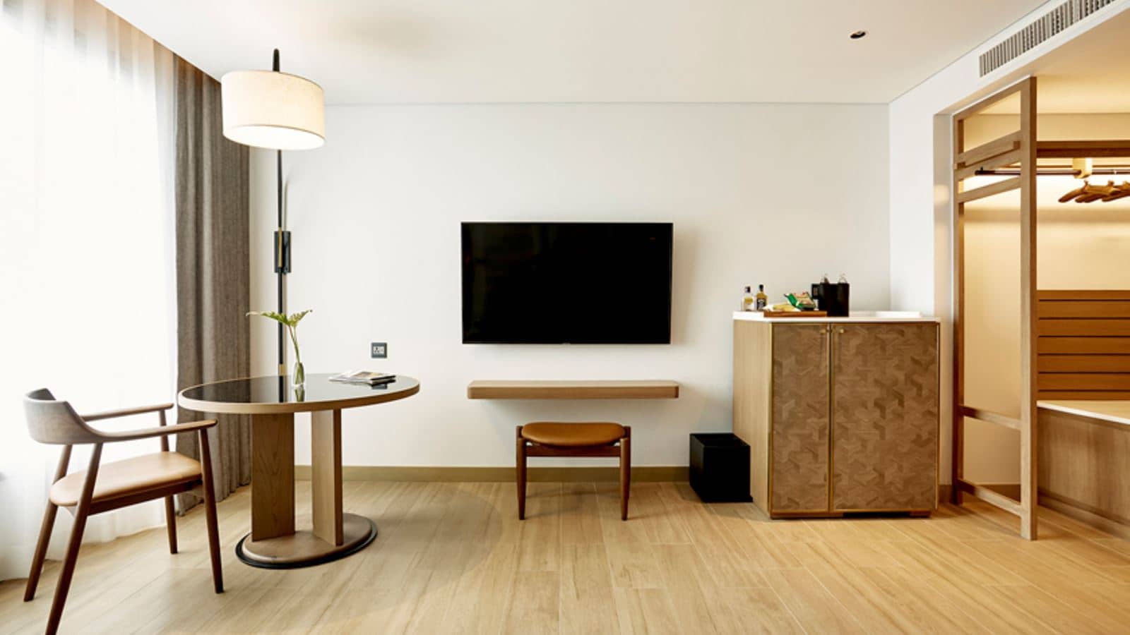 rooms-deluxe-room