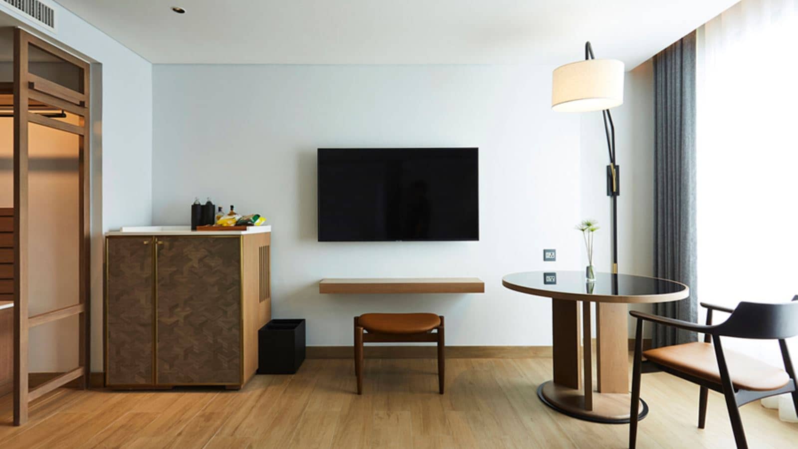 rooms-deluxe-room