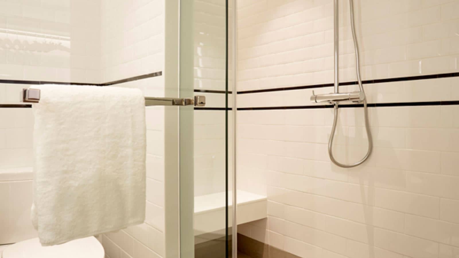 rooms-deluxe-room