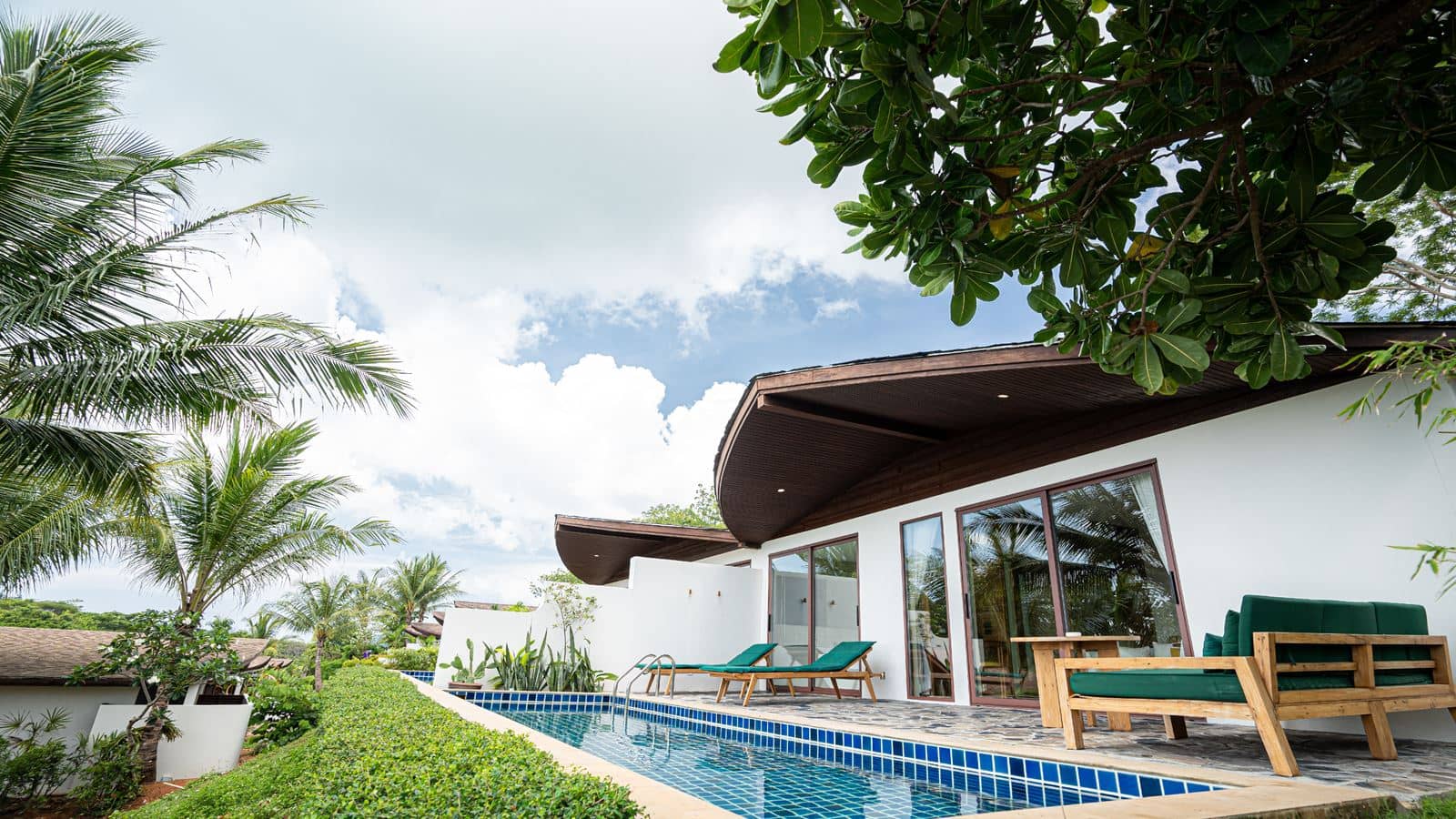 rooms-lux-1bedroom-garden-view-pool-villa