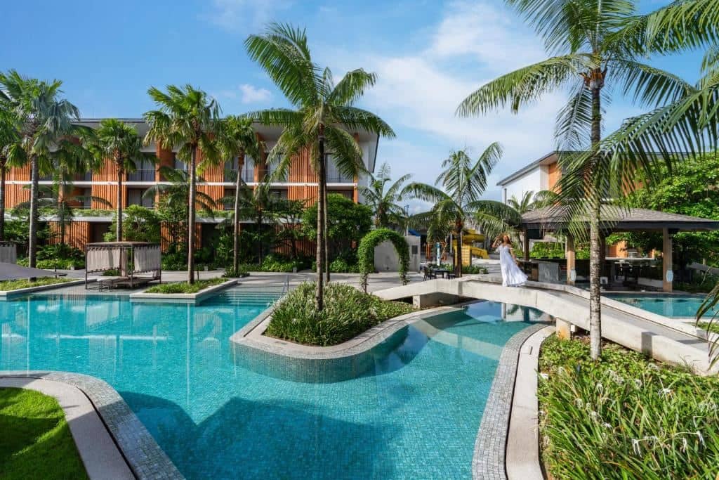 pools-outdoor-pool