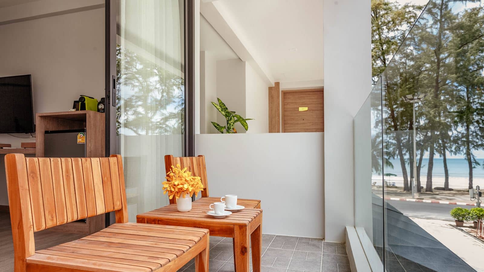 rooms-deluxe-room