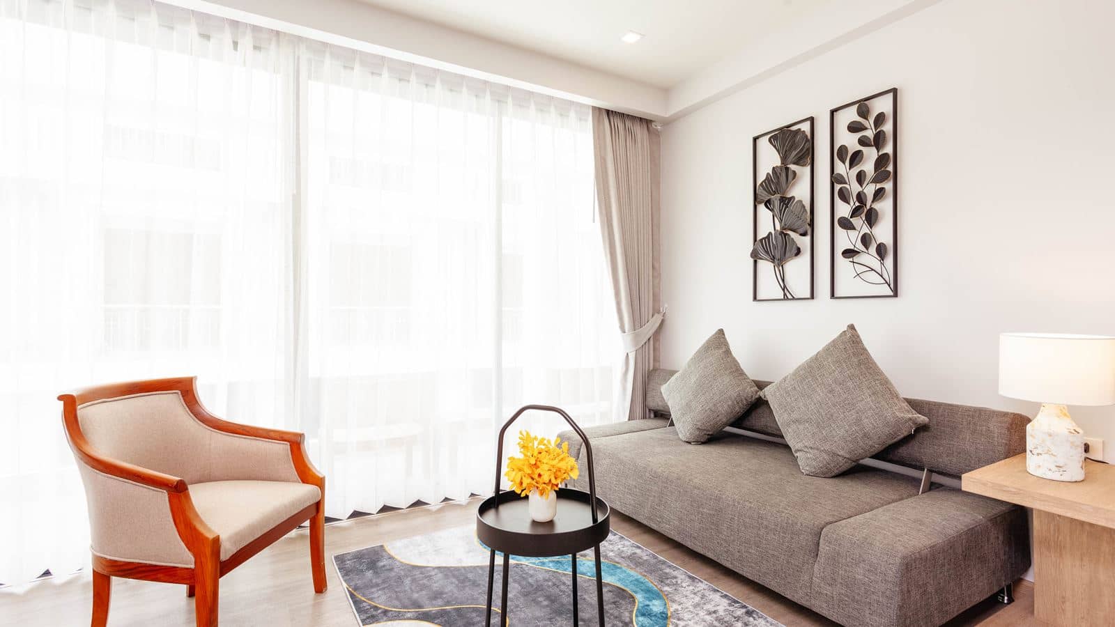 rooms-deluxe-room