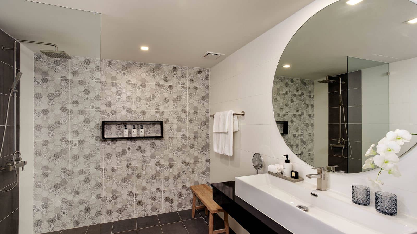 rooms-deluxe-room