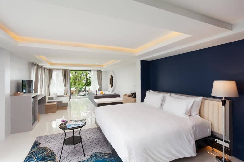 rooms-oceanfront-suite
