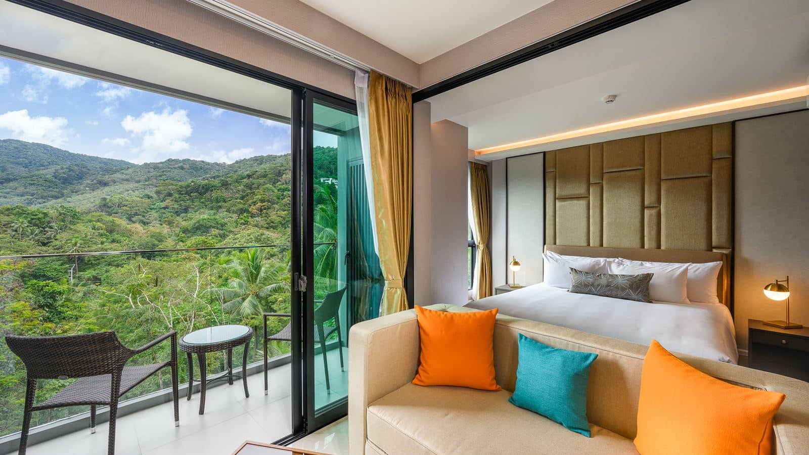 rooms-deluxe-room