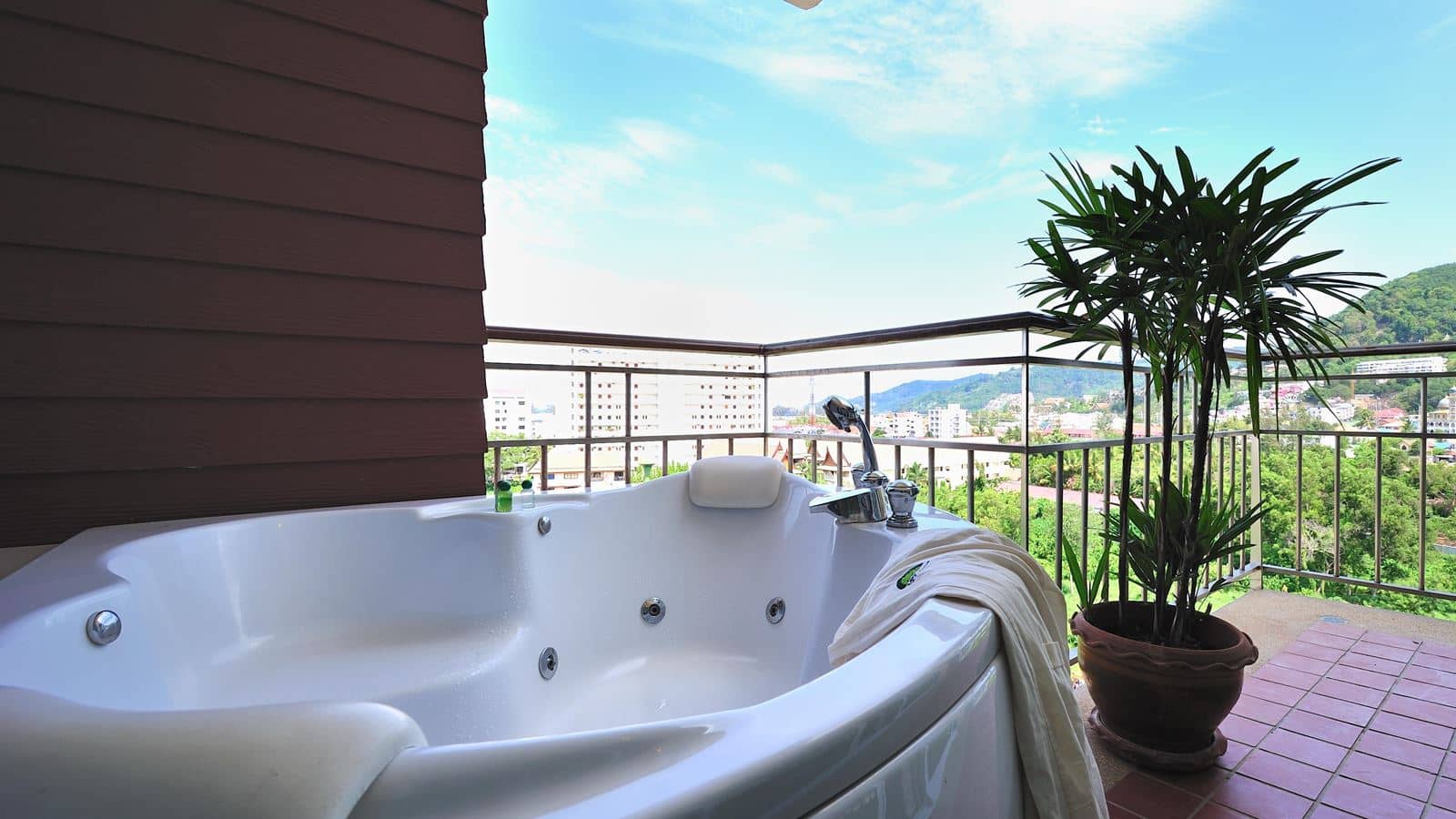 rooms-deluxe-room