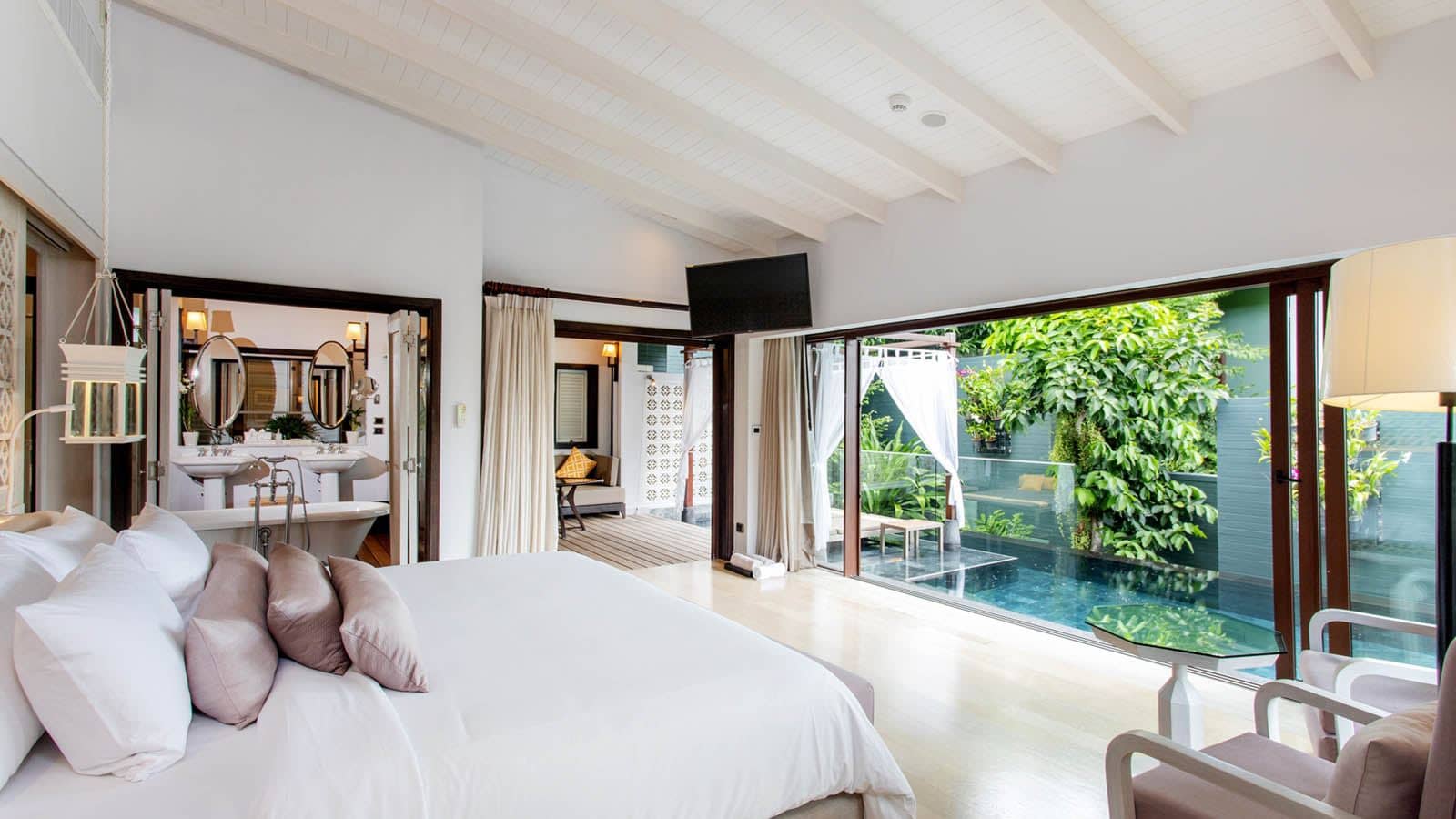 rooms-pool-villa
