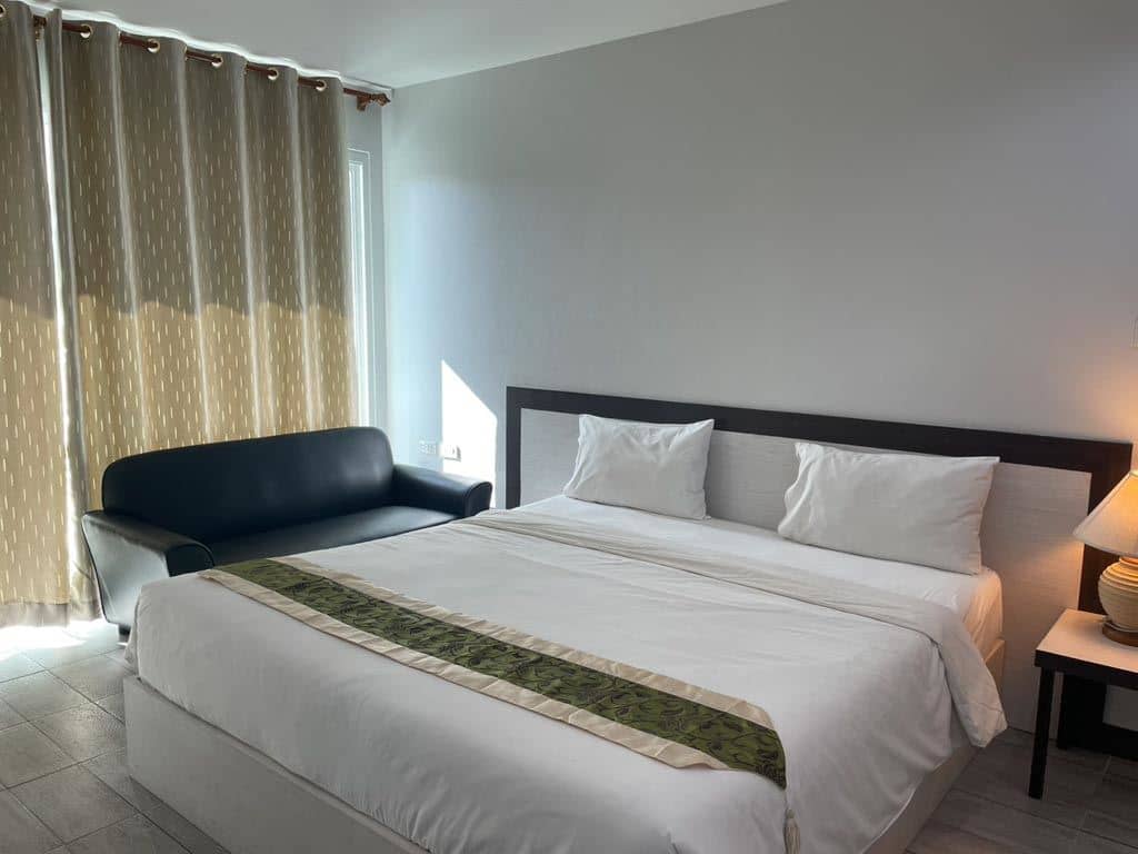 rooms-deluxe-corner