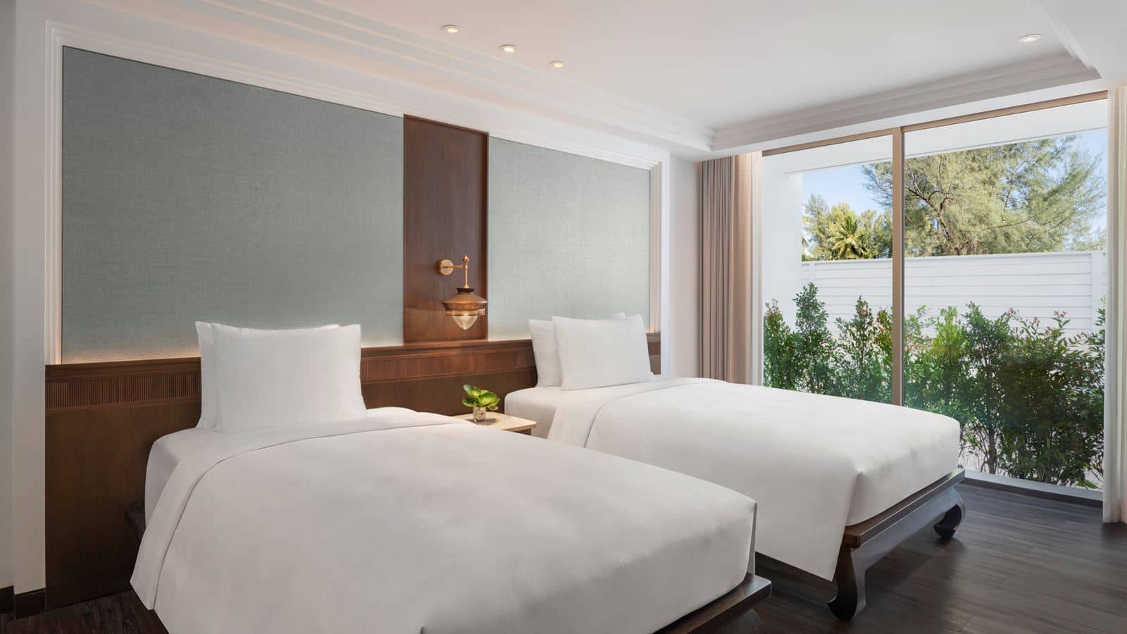 rooms-two-bedroom-suite-pool-view