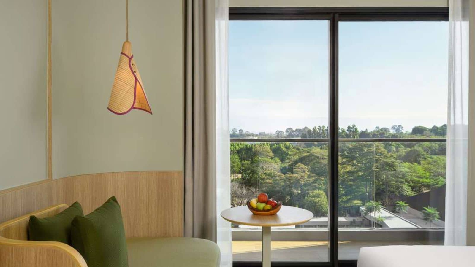rooms-superior-with-balcony