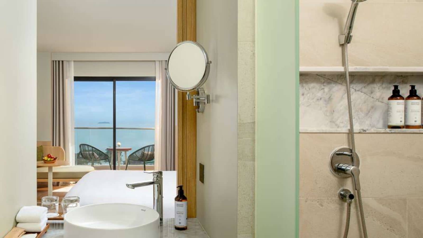rooms-executive-ocean-view-with-balcony