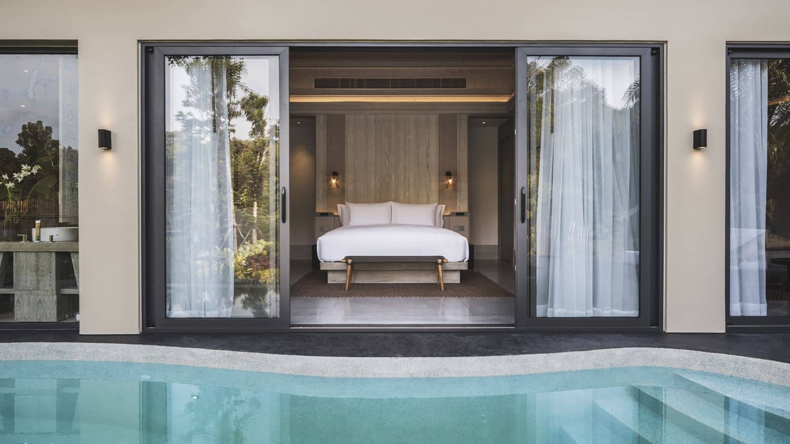 rooms-lagoon-pool-villa