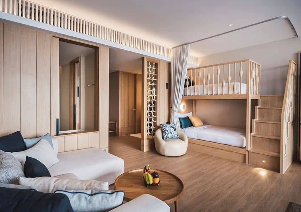 rooms-family-pool-view-suite