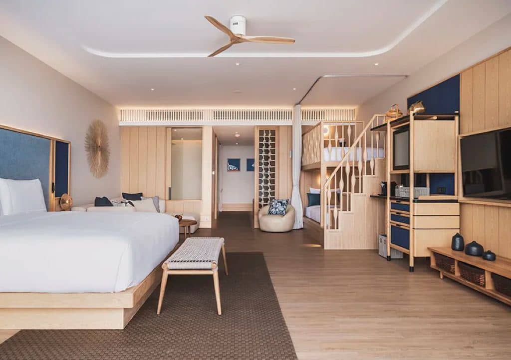 rooms-family-pool-view-suite