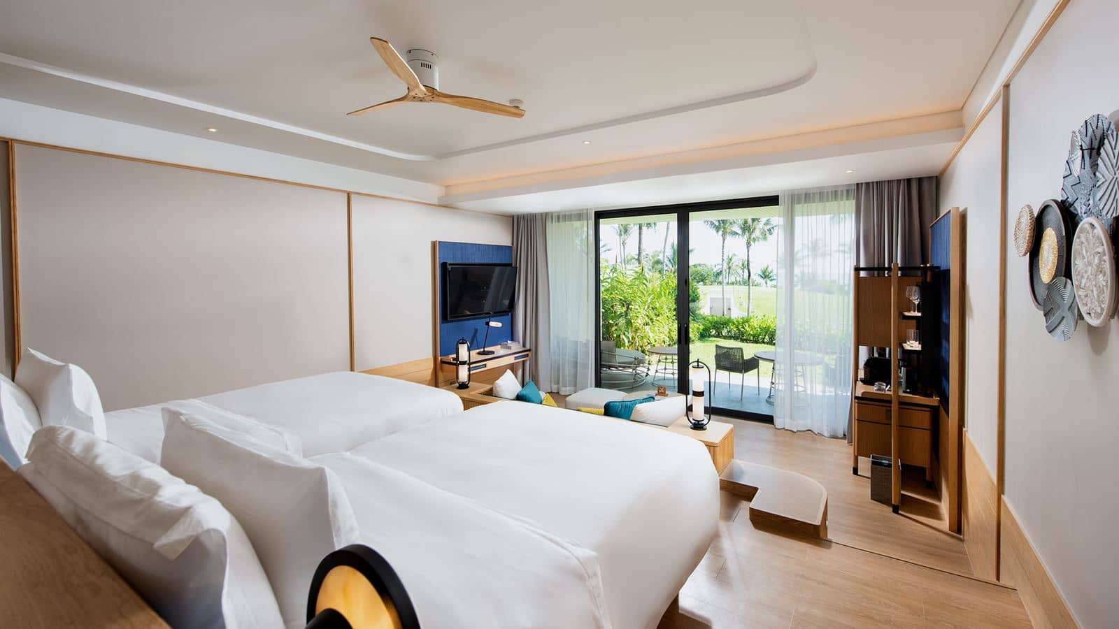 rooms-deluxe-garden-access-suite