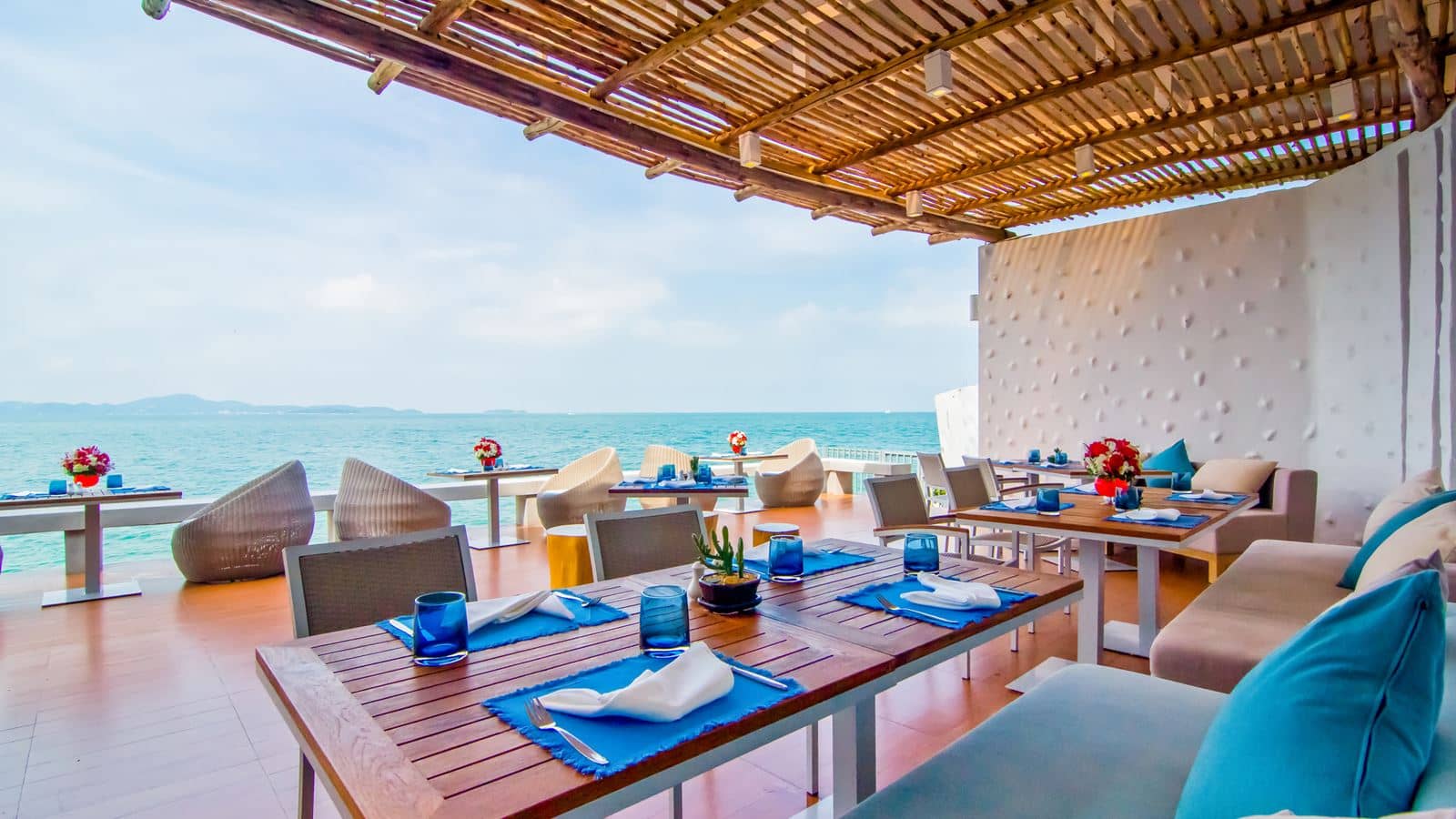 restaurants-breezeo---exotic-beachfront-seafood