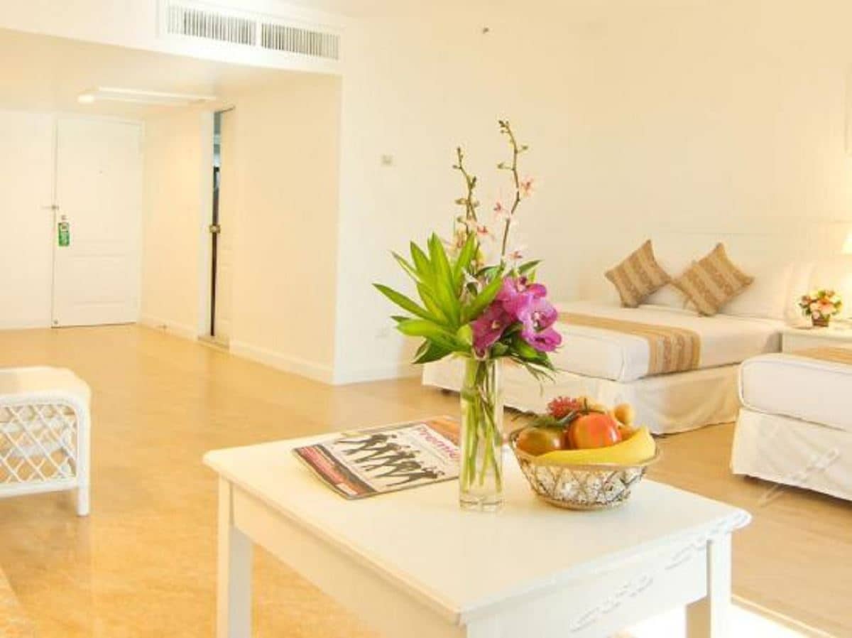 rooms-deluxe-room