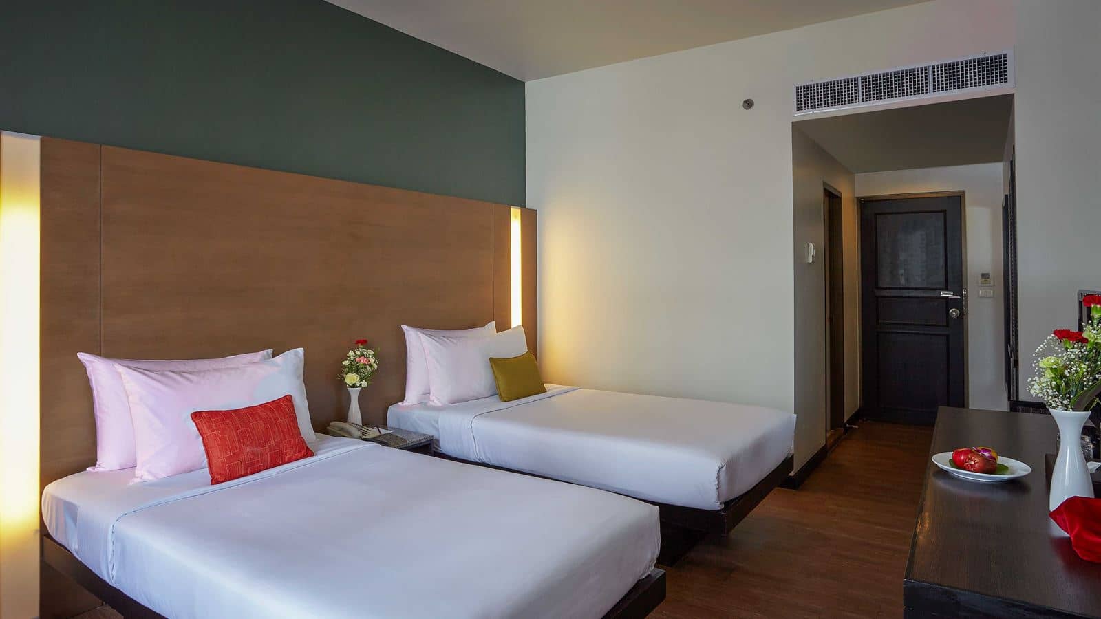 rooms-standard-room-main-wing