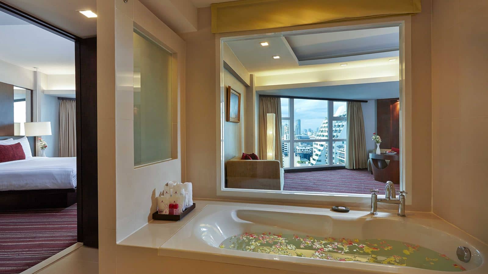 rooms-superior-suite-tower-wing