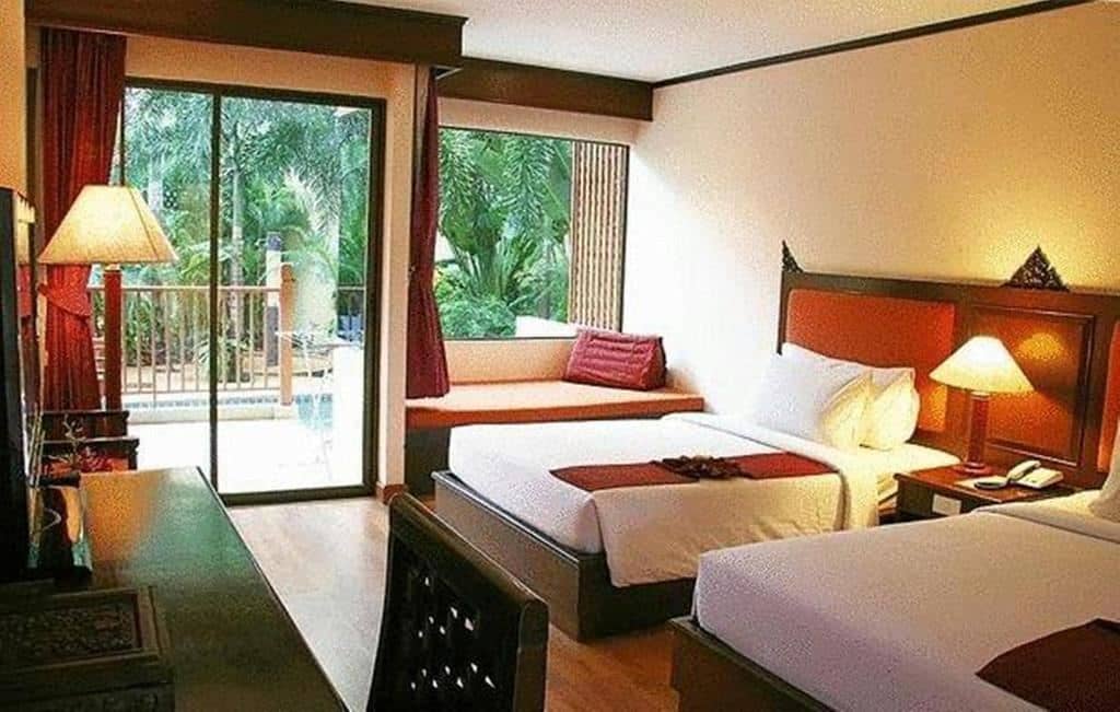 rooms-deluxe-room