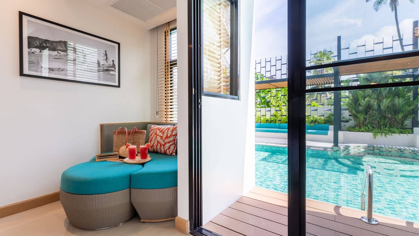 rooms-deluxe-pool-access-room-twin-bed