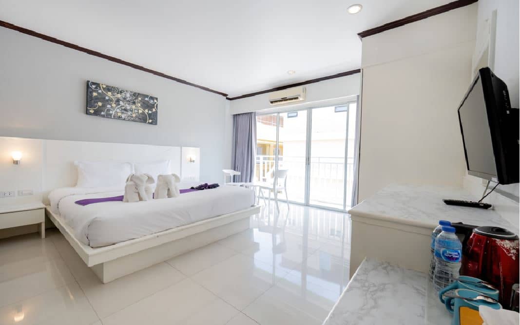 rooms-deluxe-room