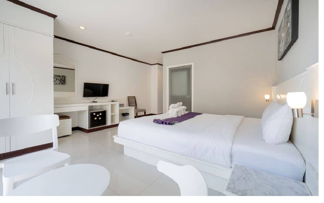 rooms-deluxe-room