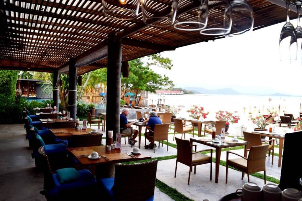 restaurants-by-the-sea