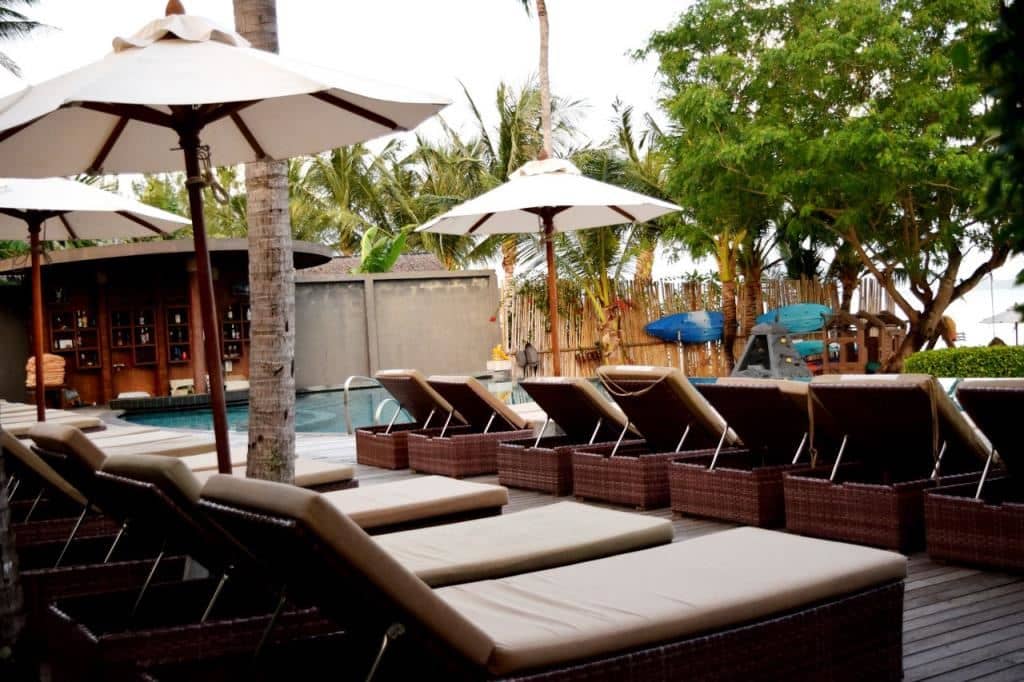 bars-by-the-sun-pool-bar