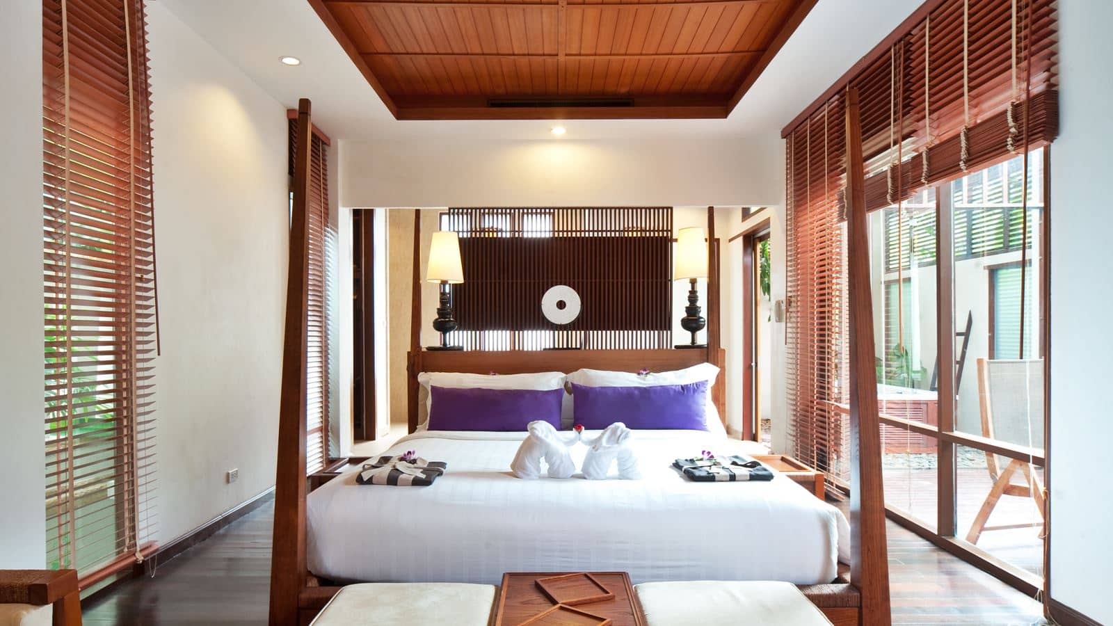 rooms-jacuzzi-villa