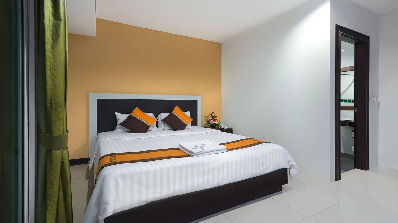 rooms-economy-room
